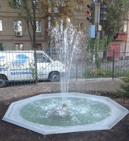 белая